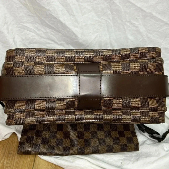 Louis Vuitton Naviglio messenger bag - Picture 11 of 12